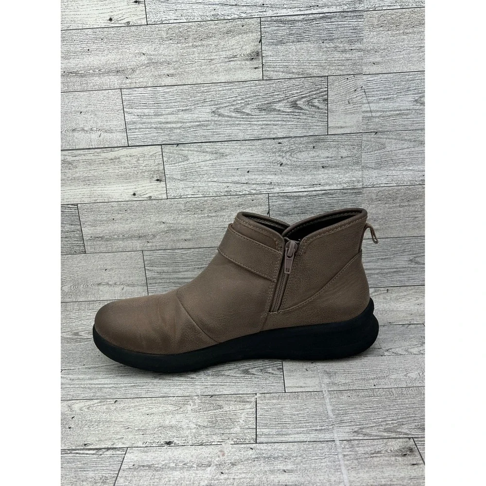 Clarks Cloudsteppers Women Sz 7.5 M Bronze Metallic Ankle Boots 261471894050 Zip